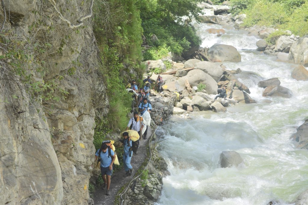 healinghimalaya's tweet photo. While it was raining day&amp;night, rescue operations were going on, landslides, administration managing to keep devotees safe. 

Our one months prep result is 👇🏻
we collected  55 bags full of plastic. 
Altitude 5100 Metres, 
distance - 70kms
Number of days -5 https://t.co/2x1Qw99WSw
