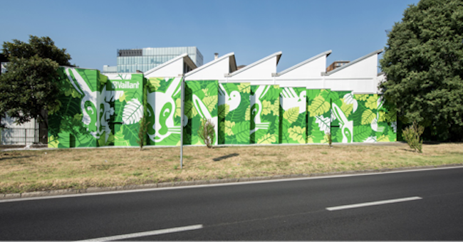 COGIATECH's tweet photo. @VAILLANT prosegue il suo percorso verso la #GreenEconomy con una nuova iniziativa: con l'aiuto degli @orticanoodles e di materiali ecosostenibili da alla superficie in zona Macichini un nuovo volto, trasformando l’area in un’opera d’#arte #green. https://t.co/AWWI7yoBh4 https://t.co/6bjXd3oqz5