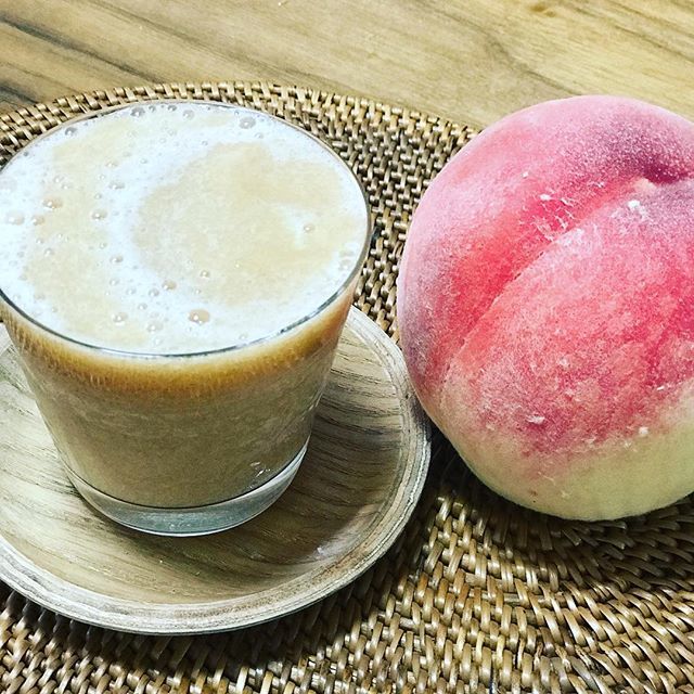 いただいた桃で朝は贅沢に
桃スムージー🍑

フレッシュで幸せな朝でした💖

一日をどう始めるかは大事なので
気持ちよくスタート切れるように
本日のご褒美に✨

#dailylife ift.tt/2Ou8Zbb