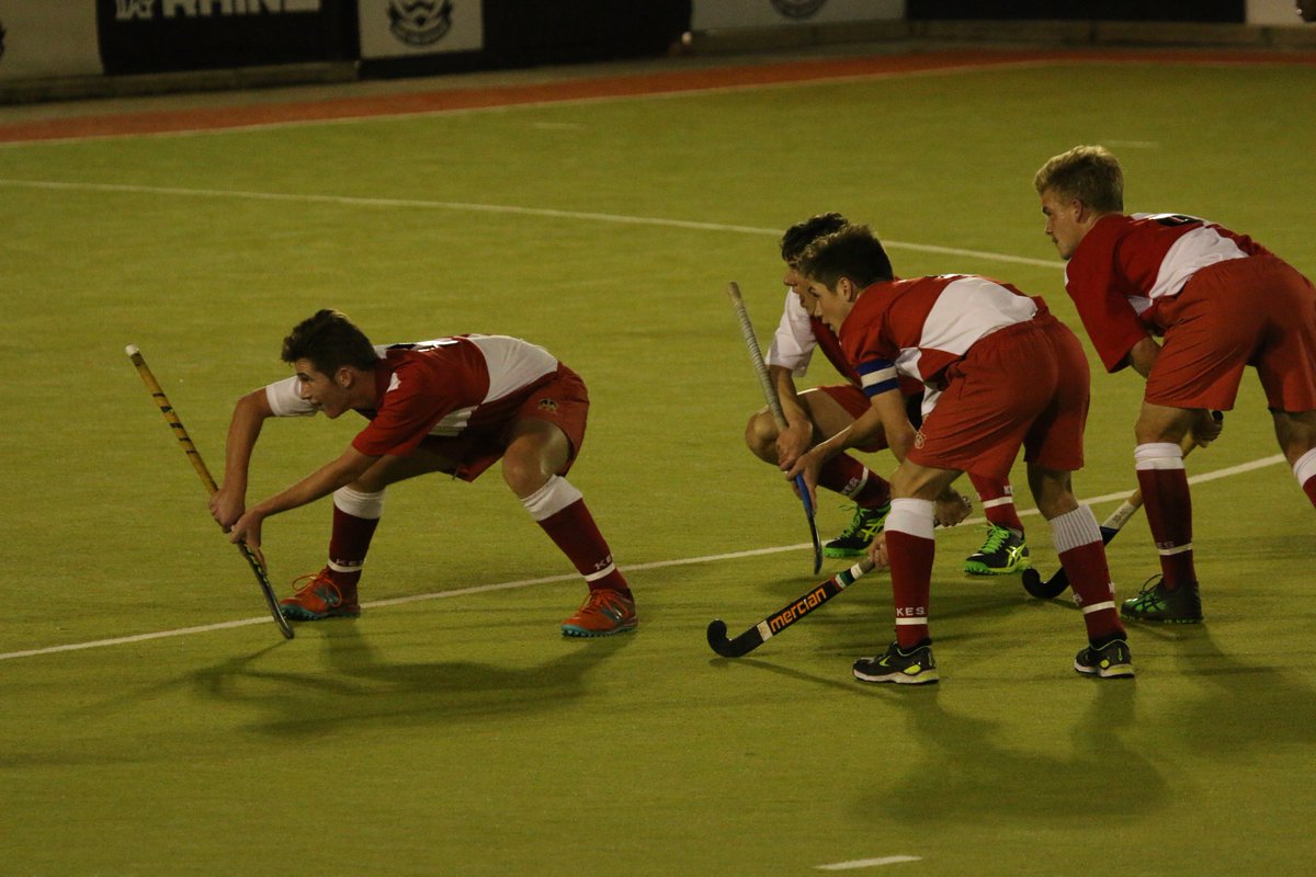 KingEdVIISchool's tweet photo. #RedHockey #DerbyNights under lights @KingEdVIISchool 1st XI at Jeppe photos now at FB/web #redsticksproud @FieldingColin @DaMata1975 #GoSchool https://t.co/vC9ZavNe0j