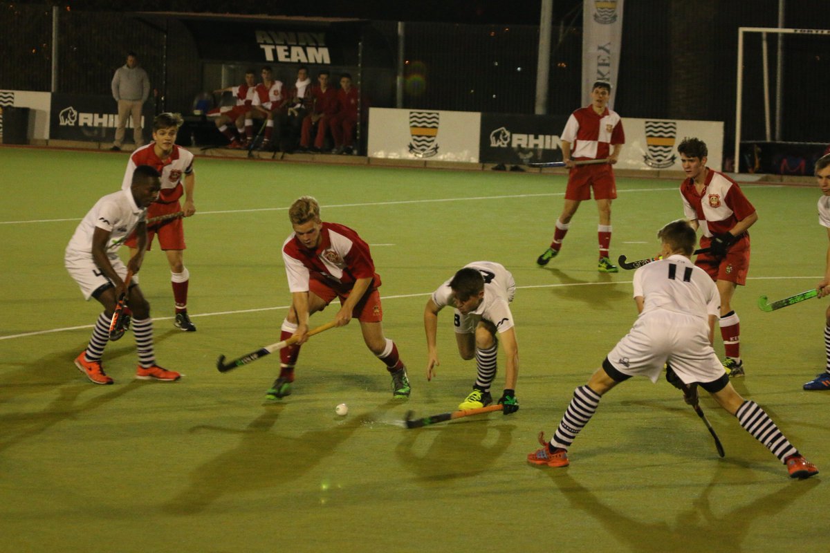 KingEdVIISchool's tweet photo. #RedHockey #DerbyNights under lights @KingEdVIISchool 1st XI at Jeppe photos now at FB/web #redsticksproud @FieldingColin @DaMata1975 #GoSchool https://t.co/vC9ZavNe0j