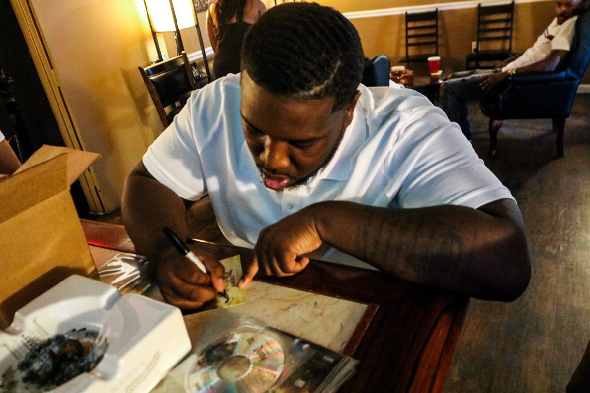 Callme6ull's tweet image. I can get use to this!