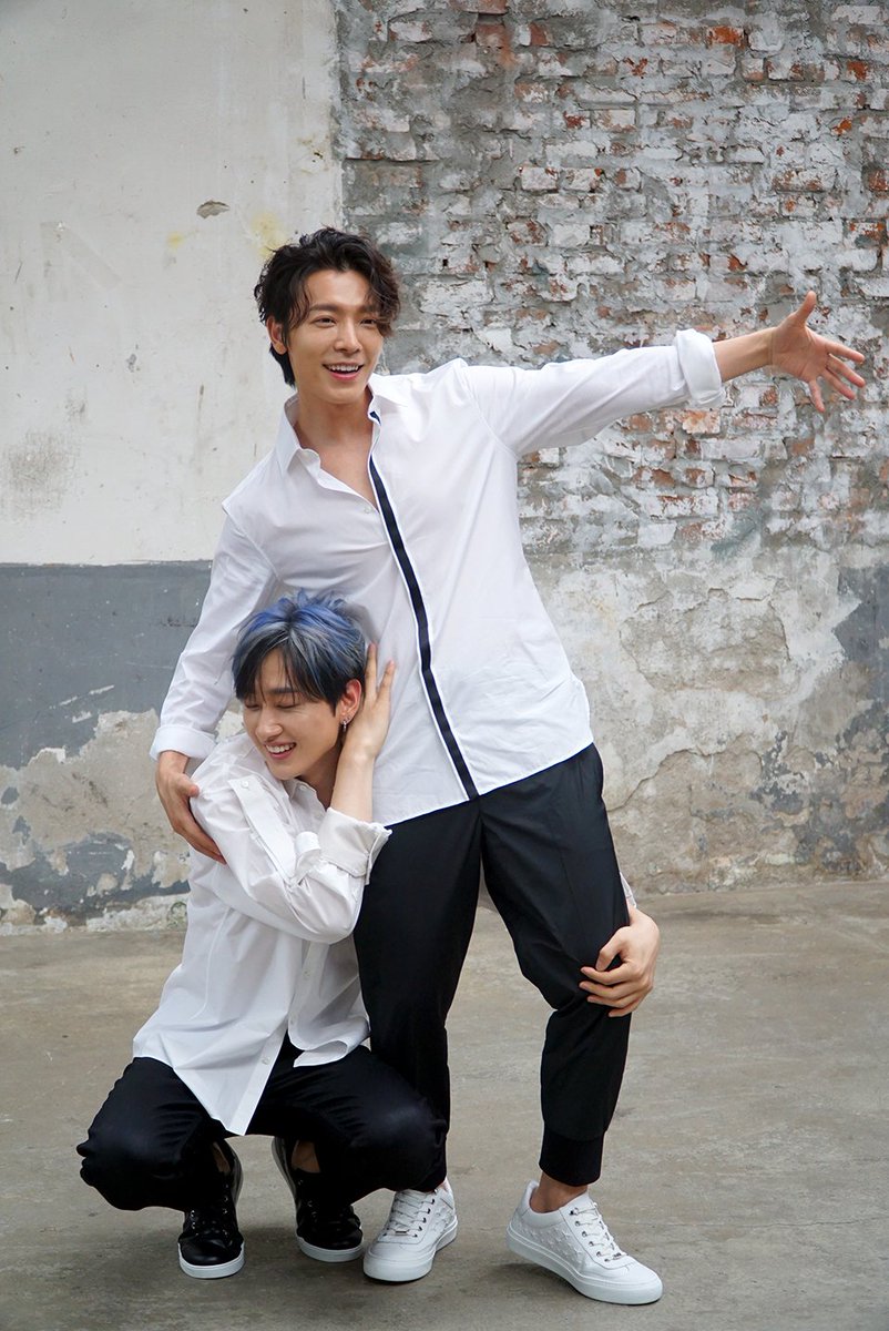 SJofficial's tweet photo. 📸 SUPER JUNIOR-D&E 일본 잡지 ‘#anan’ 7월호 비하인드 #2
#SuperJuniorDnE #동해 #은혁 💙
#SUPERJUNIOR #DONGHAE #EUNHYUK #LabelSJ https://t.co/oiJf7LXUqm