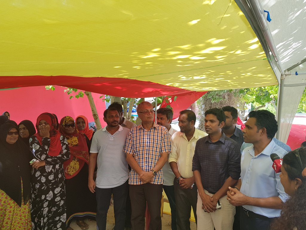 Adh.Kunburudhoo raiythunnai eku Qaumy Candidate ge Running mate  Hon.<a href="/FaisalNasym/">Faisal Naseem</a> adhi gulhifava party thakuge #Team ufaveri vaguthu kolheh."Qaumuga huri ijuthimaee massala thah hallukoh, School thakuge kiyavai dhinumuge fenvaru mathi kuranan".- Hon.<a href="/FaisalNasym/">Faisal Naseem</a>.

#IbuFaisal2018