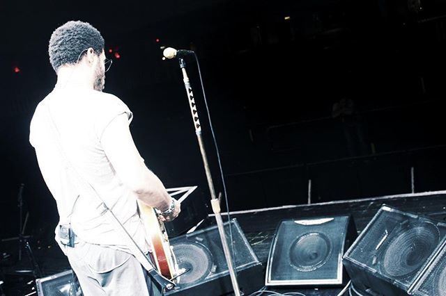ashdownmusic's tweet photo. Lenny Kravitz! #ashdown #ashdownbassamps #bassist #bassplayer #bass #ashdownengineering #wedgemonitor #monitor #floormonitor https://t.co/EspPJKT8na https://t.co/2rsTo78MKq