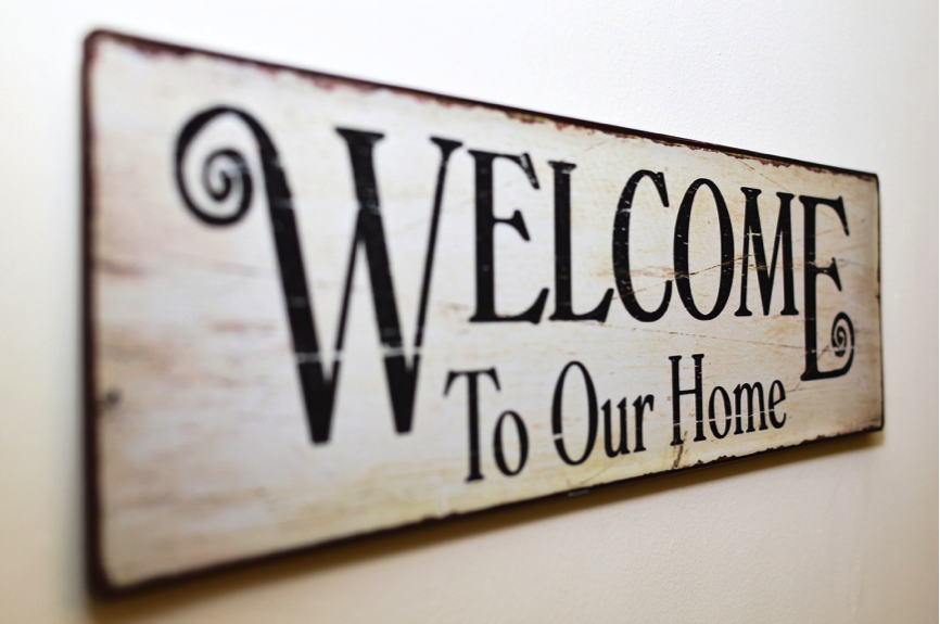 winwinnkeeper's tweet photo. They say first impressions are everything. Don't let yourself down by making any mistakes. Check out our 5 tips on how to welcome your guests to keep your reviews high - https://t.co/eCP4UdWokp #TipTuesday #Blog #Property #Guests #Accommodation #ShortLet #Welcome #Reviews #Tips https://t.co/qzg3pnvvPF