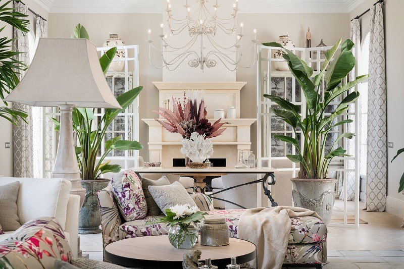 Un look tropical con colores neutros y empolvados para una preciosa villa marbe... bit.ly/2KcaNlV