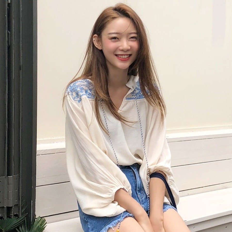 withipun_Jp's tweet photo. ギャザー刺繍ブラウス🌟
https://t.co/s4B5uKpHsQ

#レディースファッション #プチプラ #今日の服 #デイリースタイル https://t.co/d3sS8vLhgZ