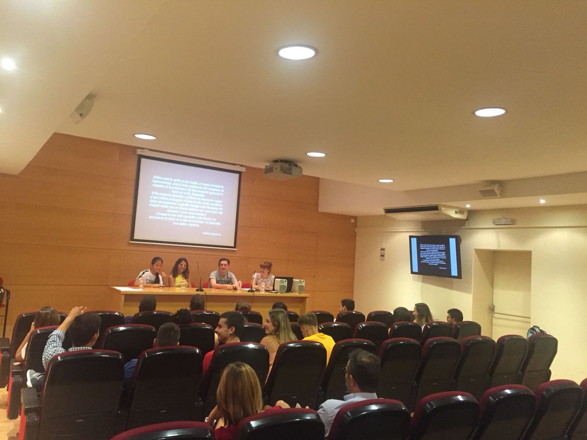 cambralleida's tweet photo. Avui és la cloenda dels cursos d'estiu del #campusd'estiu a @cambralleida. Els estudiants han realitzat una presentació molt interessant dels seus treballs a classe i han comentat la seva experiència personal. https://t.co/UjgbE8TfrW