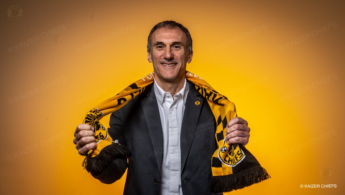 KaizerChiefs's tweet photo. Coach Update 

Coach Giovanni Solinas has received his work permit and will be sitting on the bench for the opening fixture of the 2018/19 Absa Premiership season.

#HailTheChief #Amakhosi4Life https://t.co/0eK3zdIXp0