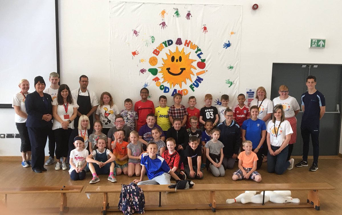 SHEPALC's tweet photo. @abertillery3_16 Fantastic photo of #SHEP 2018 with our great team of dedicated staff and our fantastic supporters from the catering team @BlaenauGwentCBC and #Tesco Abertillery and @Aneurinleisure https://t.co/Cyz2Gi0NZM