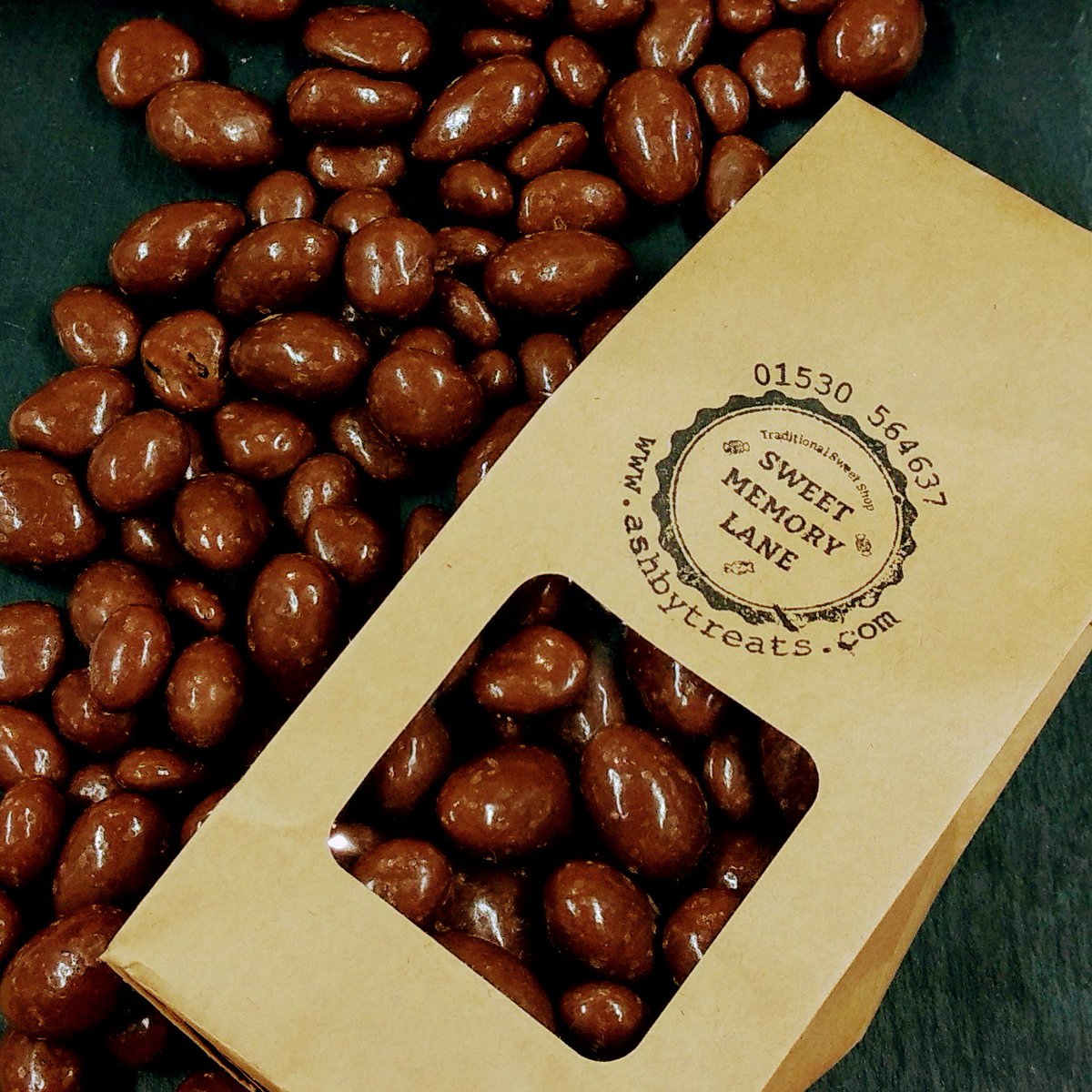 SMLAshby's tweet photo. If you are a Fruit & Nut Fan then we have something right up your street ....
Delicious Almonds, Peanuts, Raisins & Cranberries lavishly smothered in delicious milk chocolate - obviously thoroughly taste tested by the Team !
#fruitandnut #chocolatetreats #tastetested #LoveAshby https://t.co/2VJfQBQhxe