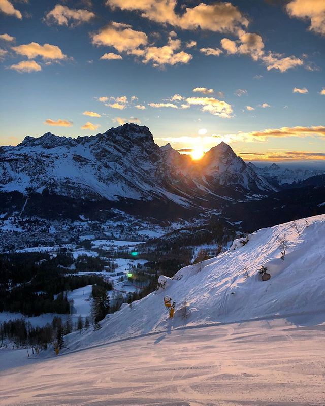 I'll take this view 365 days a year please... 📸: @gianma_ruffo #fitforthelongrun #mountainviews