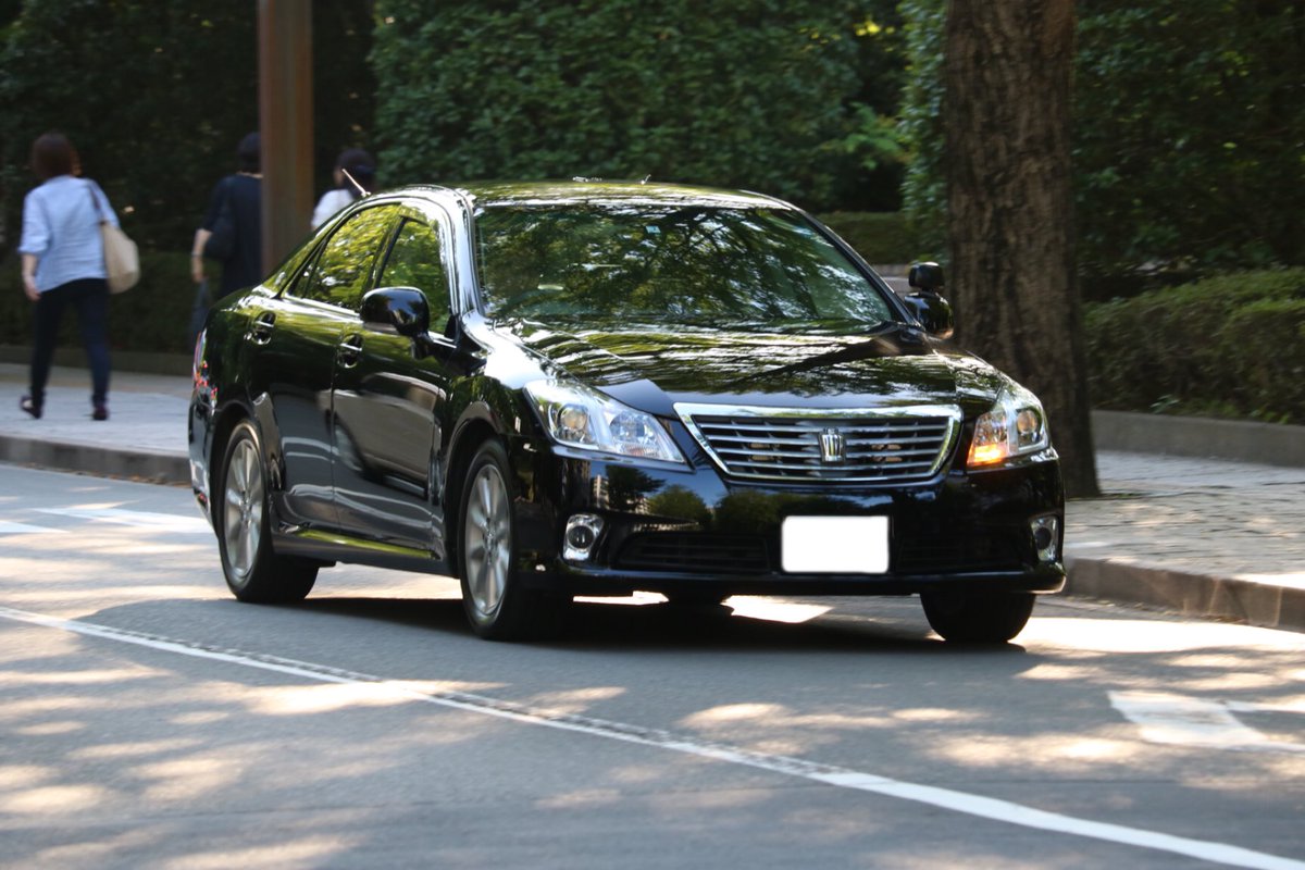 オジ鉄 今日の県警本部 0系クラウンロイヤル 警護車 2 レガシィアウトバック 警護車 エスクード 警護車 今日は警護 任務があったようで レガシィb4の警護車以外が全て動いてたようです T Co 6jla3olgv4 Twitter オジ鉄 今日の県警本部 0系クラウンロイヤル 警護車 2 レガシィアウトバック 警護車 エスクード 警護車 今日は警護 任務があったようで レガシィb4の警護車以外が全て動いてたようです T Co 6jla3olgv4 Twitter