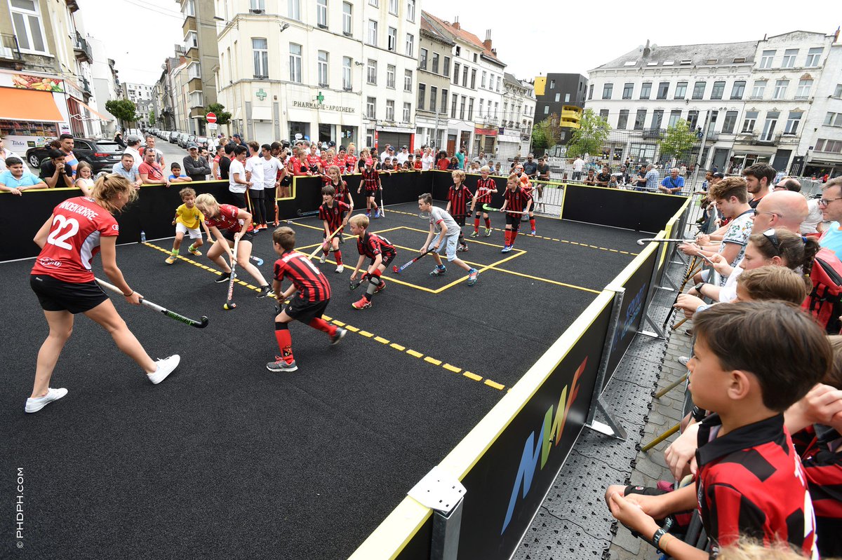 We nodigen alle 🏑Streethockey fans uit op onze Streethockeycourt en wie weet word je met je ploeg de nieuwe Streethockeykampioen! 
bit.ly/2O7ZLBn 
#sportersbelevenmeer
<a href="/SportVlaanderen/">Sport Vlaanderen</a> 
@hockeybe