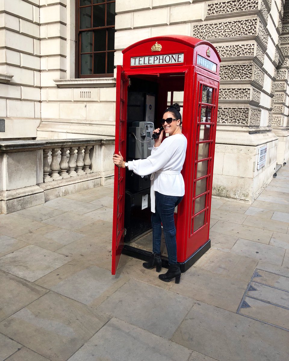 SophPascoe's tweet photo. Calling NZ... Iβm coming home! But first stop Cairns! π¬π§βοΈπ¦πΊππΌββοΈβοΈπ³πΏ
#London #kiwiinlondon #england #overandout #thanksforhavingme #aussiebound #swimming #parapanpacs #homebound #downunder https://t.co/a8ucmvQhfk