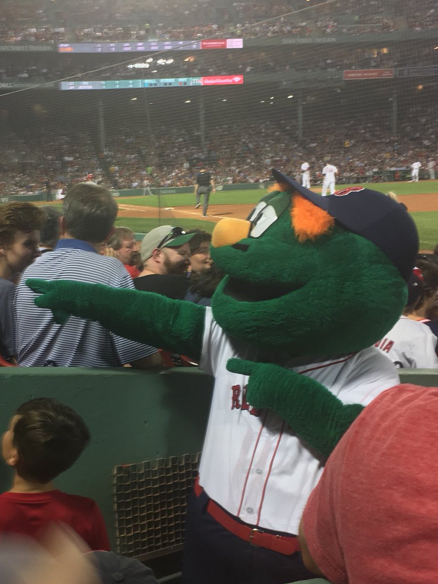 certifiedmel's tweet image. Extra innings are always worth it when #RedSoxNation closes out with a W!  Thanks @MaynardLesieur