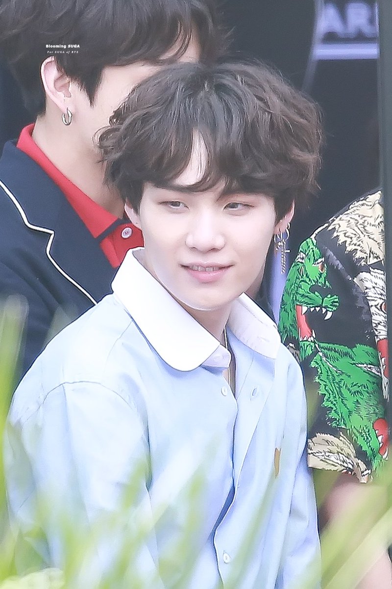 blooming_suga's tweet photo. HQ / 180520 ❣️

#슈가 #SUGA #민윤기 
#방탄소년단 #BTS @BTS_twt https://t.co/WPlYCmHYTP