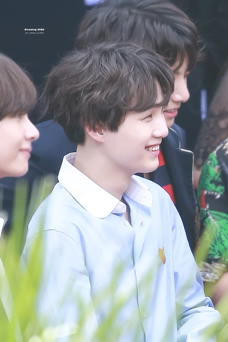 blooming_suga's tweet photo. HQ / 180520 ❣️

#슈가 #SUGA #민윤기 
#방탄소년단 #BTS @BTS_twt https://t.co/WPlYCmHYTP