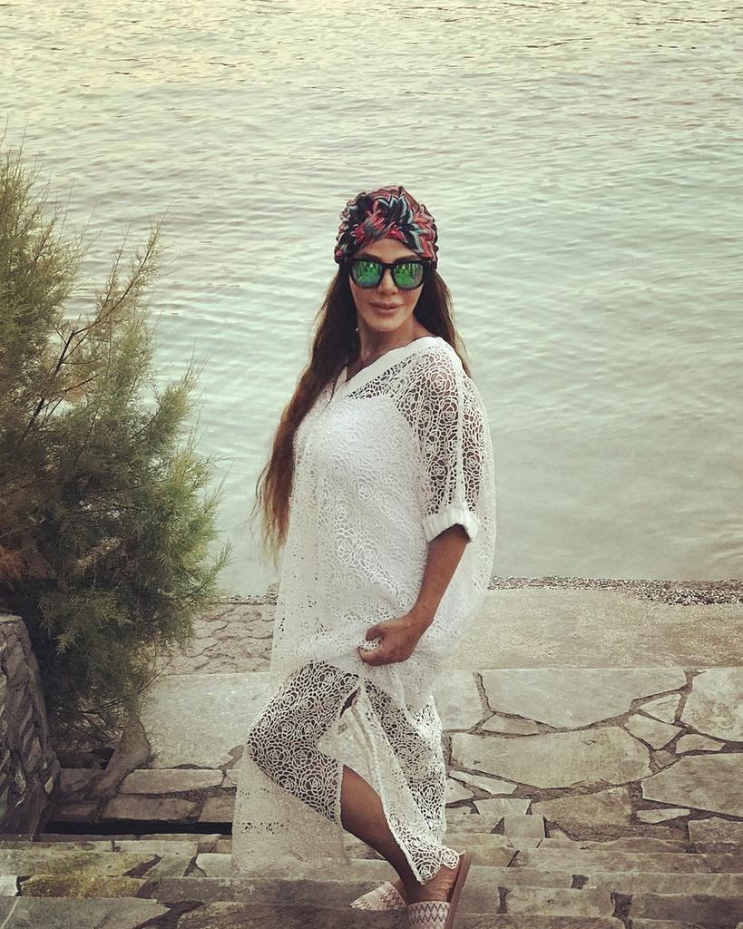 YoumnaSherry's tweet photo. Beautiful #hospitality 🌻 outstanding #luxuary 🌻
#OutoftheBlueCapsis
#DreamParadiseWeRealize  @capsisoutoftheblue 
@ritawakimhage 
#greec #iland #new #adventure #lovely #destination #cretan #cretanlandscape
#youmnasherry #يمنى_شري
@creteiland
Dressed by  @auroreezzedine https://t.co/B0LZxZlWXC