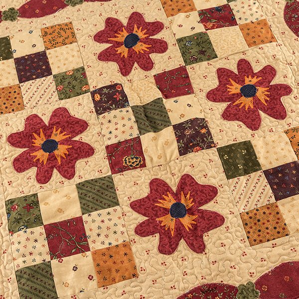 Love the new Moda range 'Freshly Cut Flowers'? Get this beautiful wall hanging pattern here: ow.ly/xHHp30l8beI