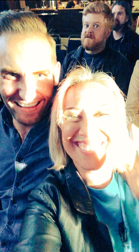 Great night <a href="/CottiersTheatre/">Cottiers Box Office</a> for #UnitedStatesOfAmericana loved the photobomber too 😝 @Everyday_Man <a href="/lynsayloves/">Lynsay Loves</a> @middleagedman86 <a href="/PeteGemmell/">TheGentlemanSelect</a> <a href="/KabeComms/">KABE CREATIVE COMMS</a> <a href="/KarlaAndrews_/">Karla Andrews</a>  #americana #music #glasgow #Scottishbloggers