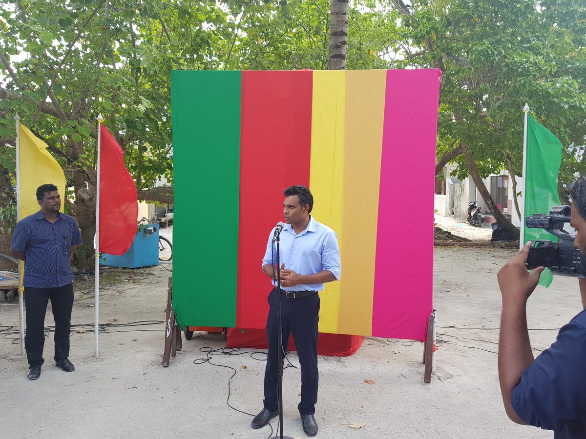 Adh.Mahibadhoo ge raiythunnai eku Qaumy Candidate ge Running mate Hon.<a href="/FaisalNasym/">Faisal Naseem</a> adhi gulhifava party thakuge #team. "Massaiykaiytheringe haggu thah himayai kohdheynan " - Hon.<a href="/FaisalNasym/">Faisal Naseem</a> .

#PEMv2018 
#IbuFaisal2018