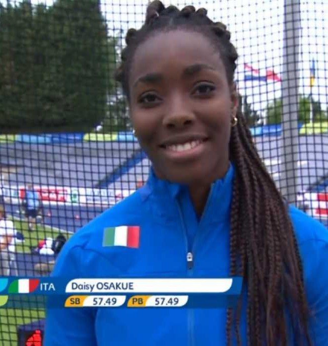 Solidarietà e vicinanza a Daisy #Osakue. Noi stiamo con il tuo sorriso e la tua grinta, alla faccia di chi si rende protagonista di questi gesti beceri! #iostocondaisy