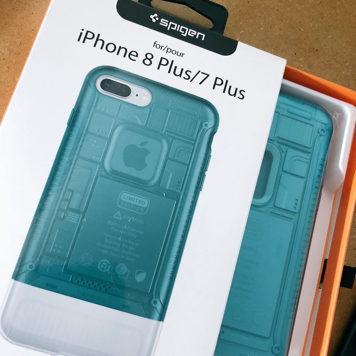 RumpleFlo's tweet photo. It has arrived! 😍📱 @SpigenWorld #SpigenClassics https://t.co/YSiihzZZA6
