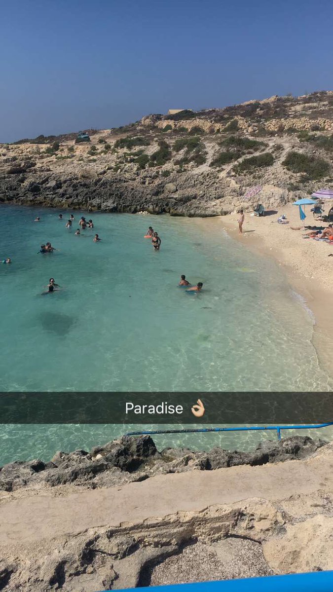 VickyChicky_'s tweet image. Life’s a beach 💁🏼‍♀️👙☀️