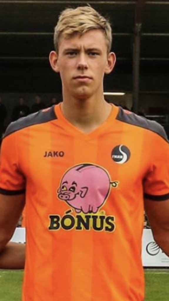 Brjótandi! Hlynur Magnússon hefur gengið til lið við <a href="/EllidiFC/">Elliði FC</a> frá Aftureldingu! Uppalinn Árbæingur og styrkir liðið mikið, enda 8 metrar á hæð! Bjóðum <a href="/hlynurhm/">Hlynur Magnússon</a> velkominn!