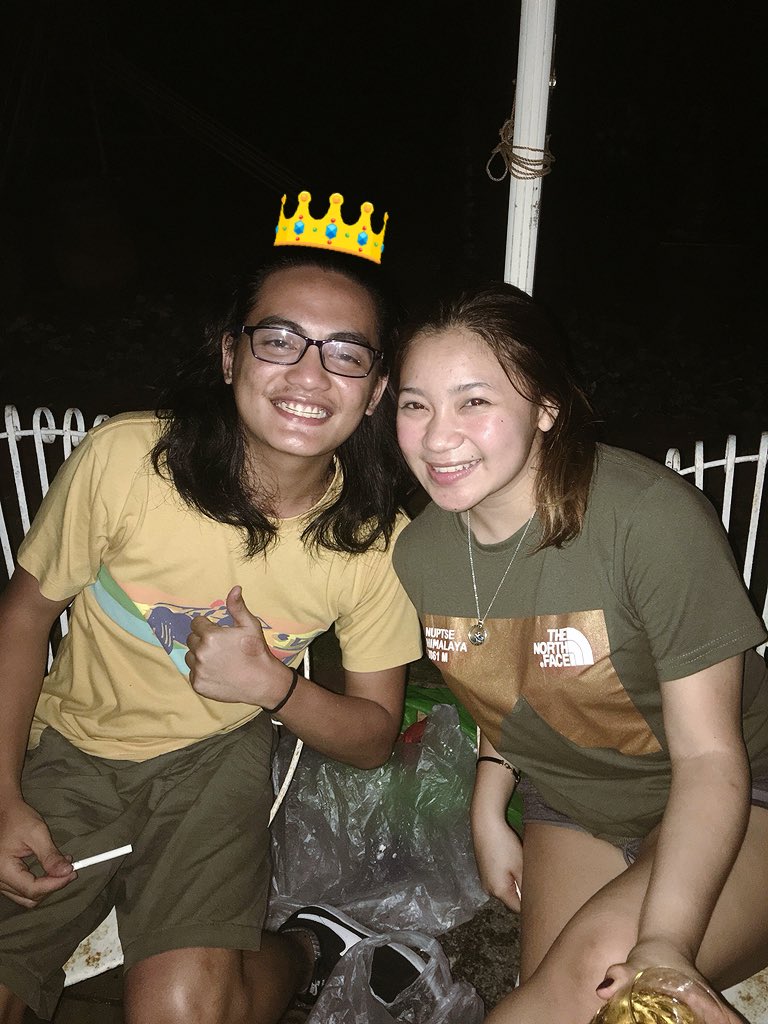 selinapilay_'s tweet photo. My happy pilllssssss #Tabets 

Also, happy birthday gelo https://t.co/FXVegT48kT
