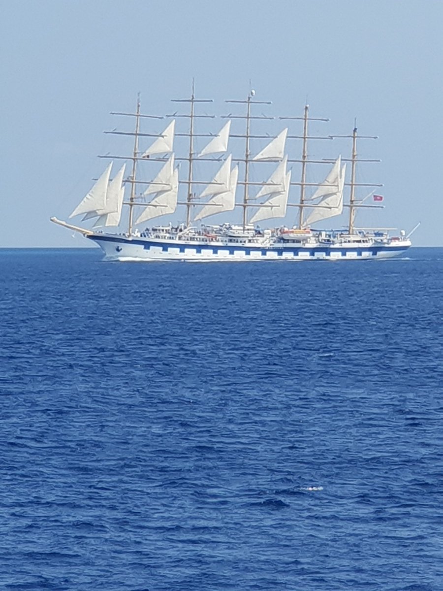 Lord_Sugar's tweet photo. Wonderfull ship https://t.co/6t3jsR8CwT