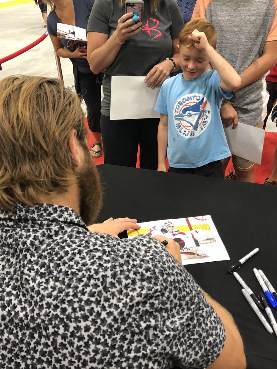 Capitals's tweet photo. Lots o’ 🖊🖌🖍🖋

#ALLCAPS #StanleyCup https://t.co/BTpnJpK6rK