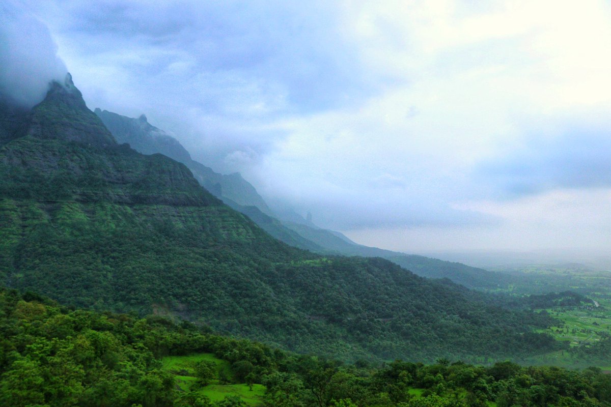 meeeamol's tweet photo. Malshej
One of the finest destination for photographers and nature enthusiast.
Here are my two clicks.
#NaturePhotography #tourist #incredibleIndia https://t.co/mNRFDgOBIT