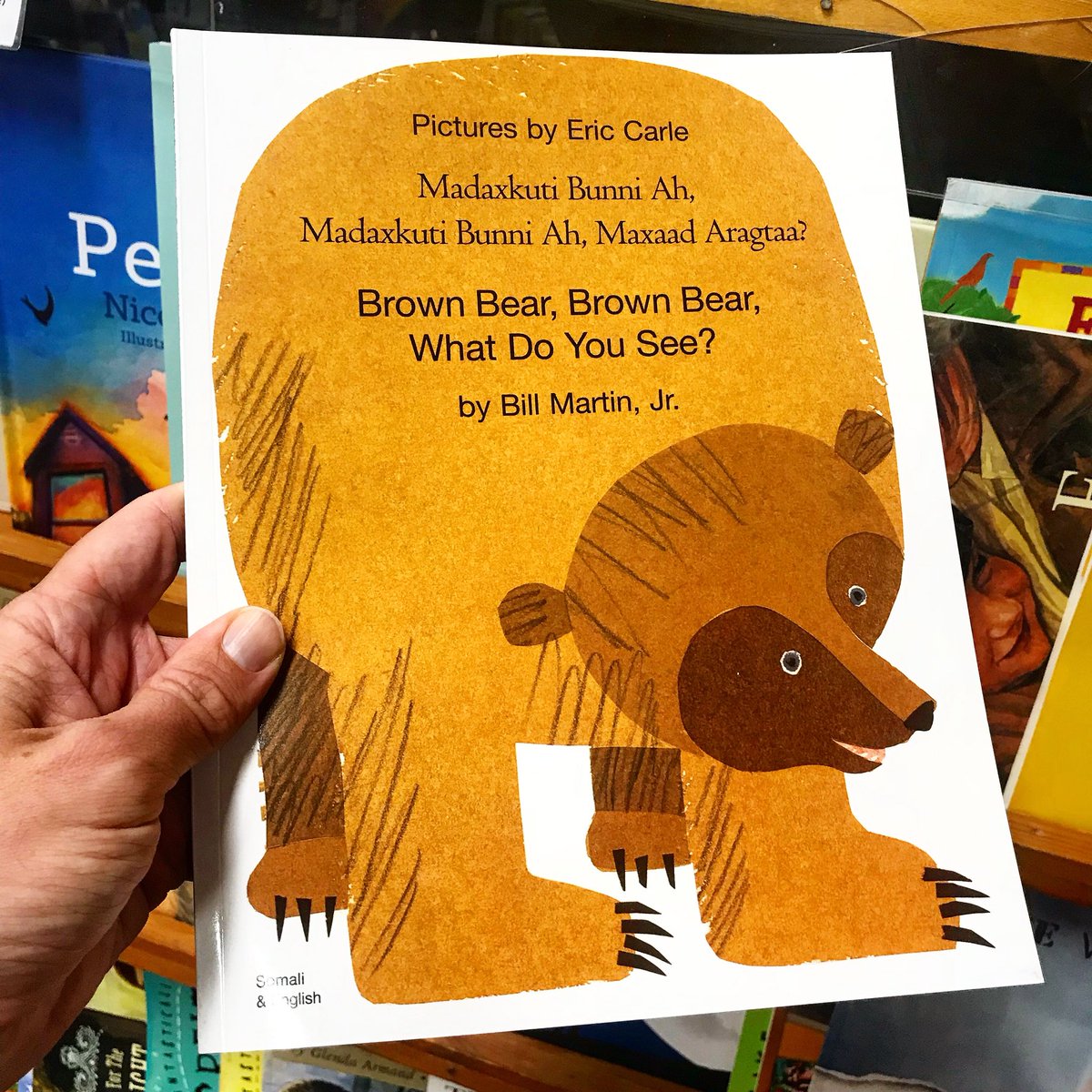Mantra Lingua On Twitter Learning About Colours Is Fun And Exciting With This Vibrant Book Brownbearbrownbearwhatdoyousee By Billmartinjr And Fabulous Artwork By Ericcarle Published By Mantralingua In 17 Duallanguage Versions Including