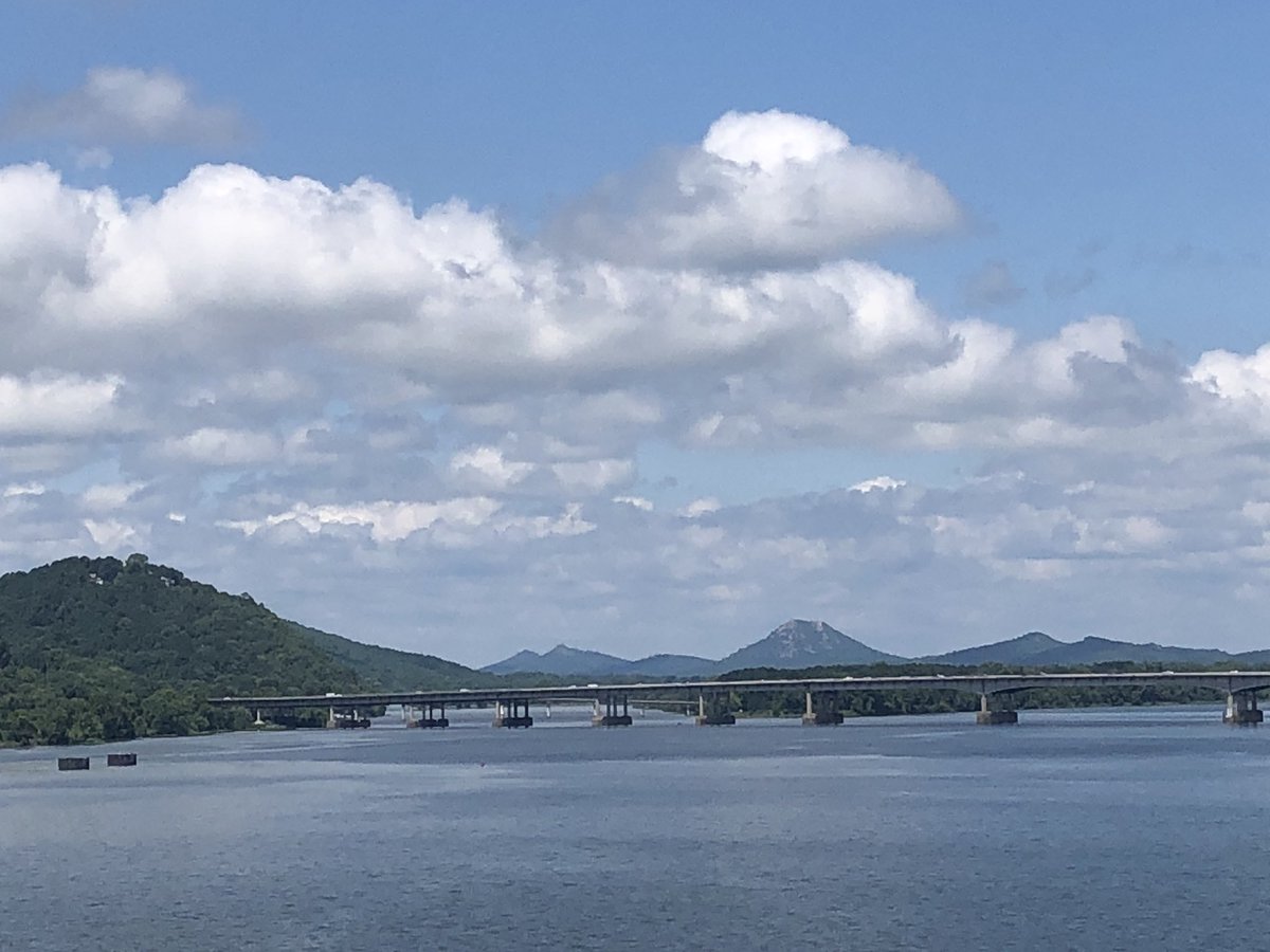 leaglundy's tweet photo. This day! How is this July?! Beautiful! Find a way to get out and breathe for a few—You won’t regret it. (Doubt it lasts!)#arwx #bigdambridge #2rivers #pinnacle #willmissthisrun https://t.co/VgMPY0WcIz