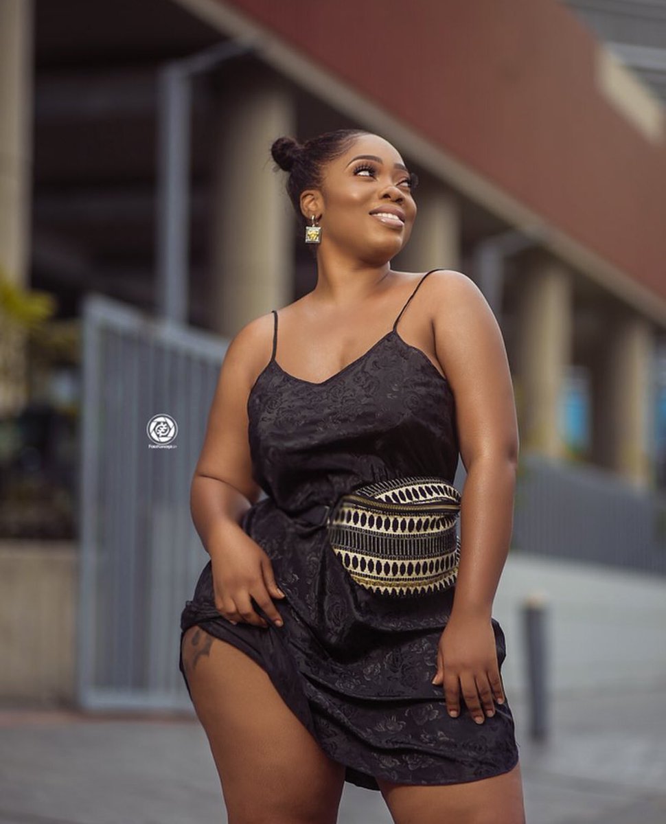 african_answer's tweet photo. Featured on daily beauty IG: moeshaboduong ππ
#Ghanaian π¬π
DM us to get featured.
#Queen #Gorgeous #beautiful #Melanin #trending #fashion #streetwear #hairstyles #Ghana #black #Africa #Africananswer https://t.co/tLmM6hN7Rw