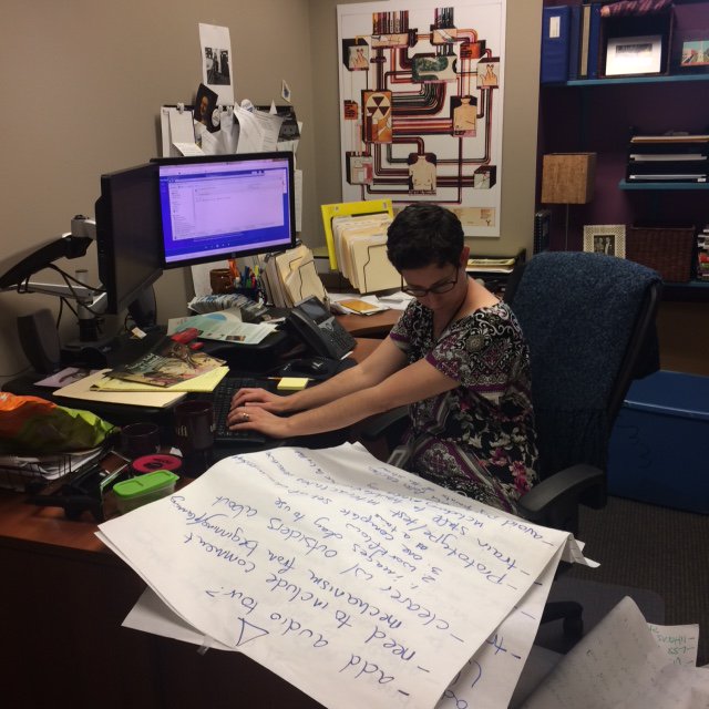jewishmuseummd's tweet image. #TinyDesk #BigNotes - there's just something about the outsize notepad here that begged for a photo op! #WhenYouWorkAtAMuseum #BehindTheScenes