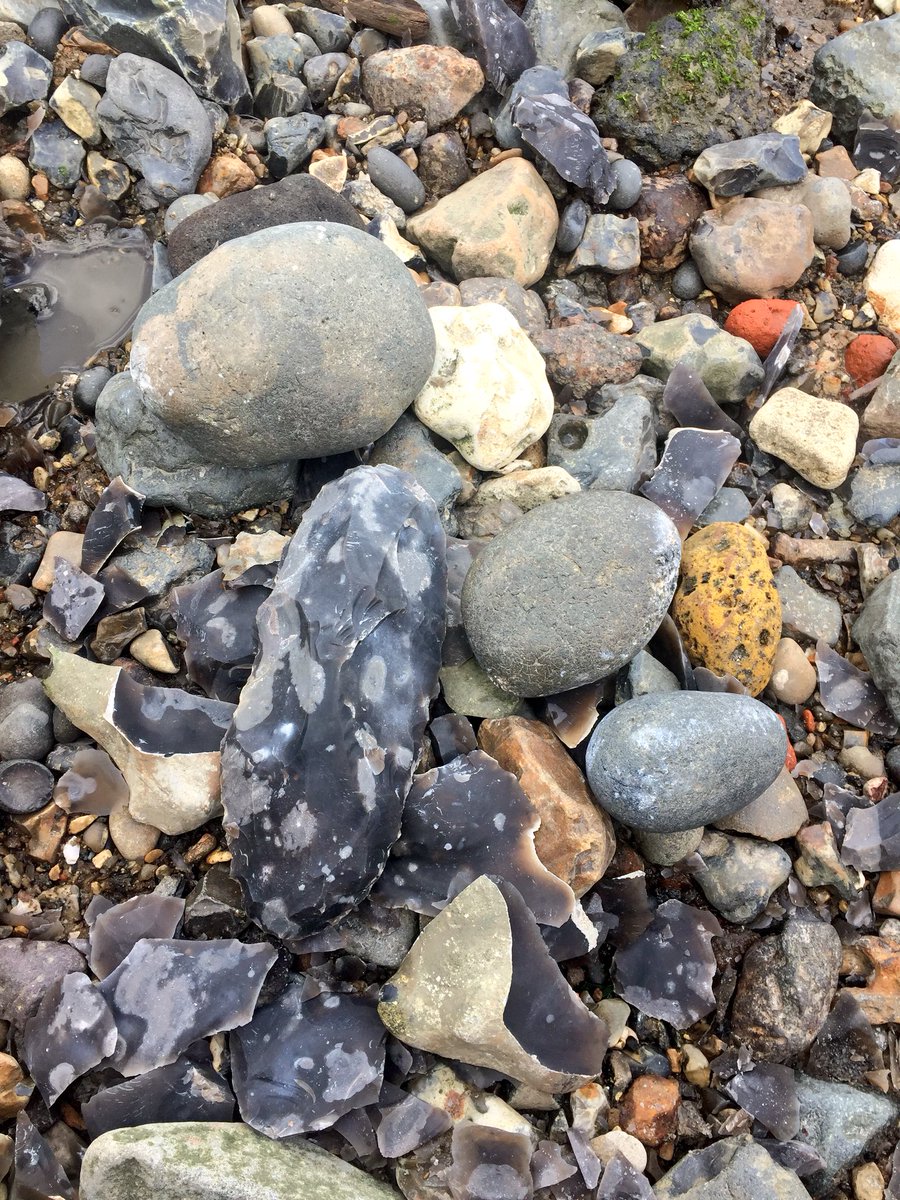 Rothersman's tweet photo. Made this Neolithic rough out axe today on the Thames foreshore from Thames flint. #thameslarker #thamesflintknapper #knapper #knap #neolithic #tools #axe #flake #scars #roughout #flint #thames https://t.co/Il9o6wA9Ve