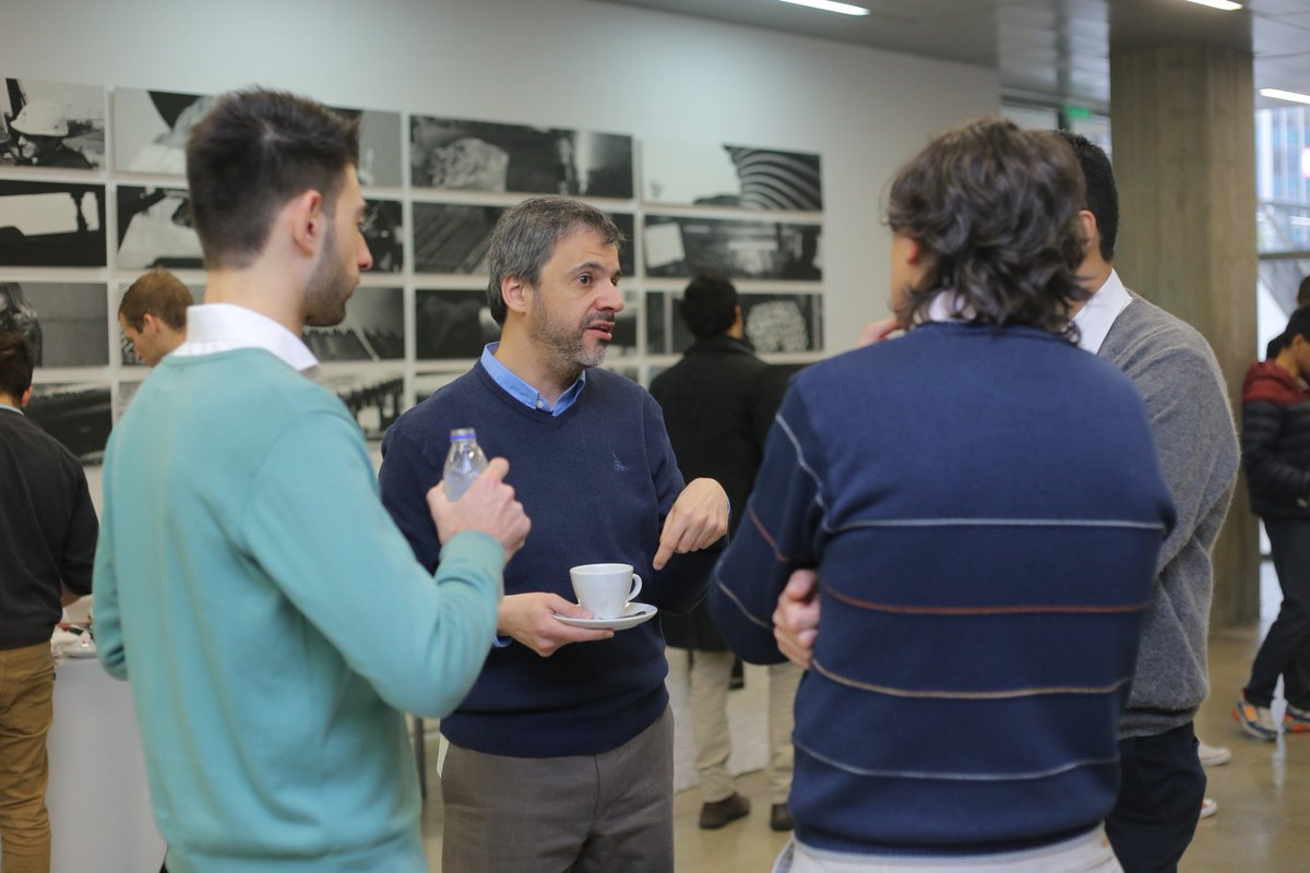 Tenaris's tweet photo. We believe that knowledge sharing is essential to power innovation. Recently #TenarisUniversity hosted a Meetup networking event with our Global Trainees and community members in Buenos Aires to discuss industry disrupting topics, such as digital transformation, VR &amp; AI. https://t.co/vq69njD42G