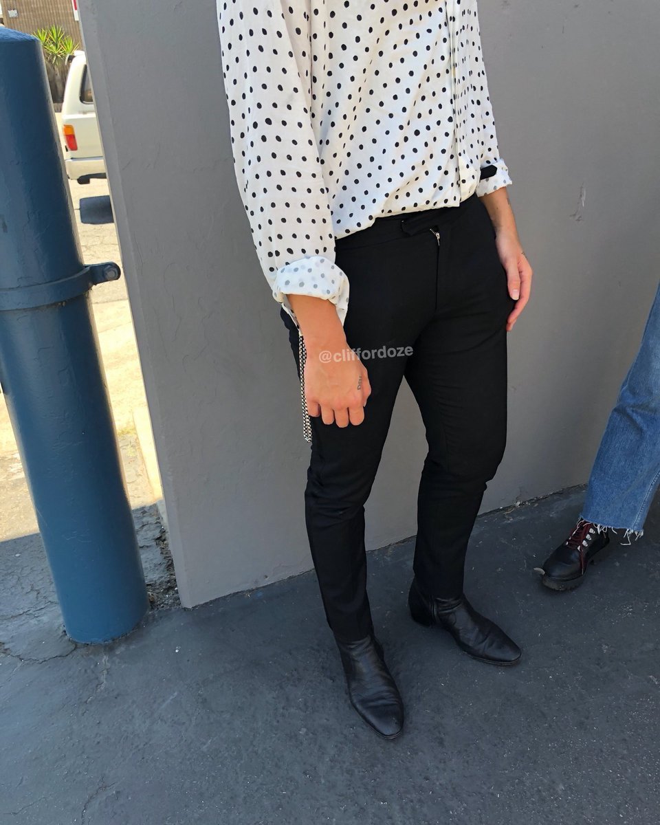 lipring's tweet photo. Calum is the kind of guy stan twitter have a crush on https://t.co/sgaURnbLbi