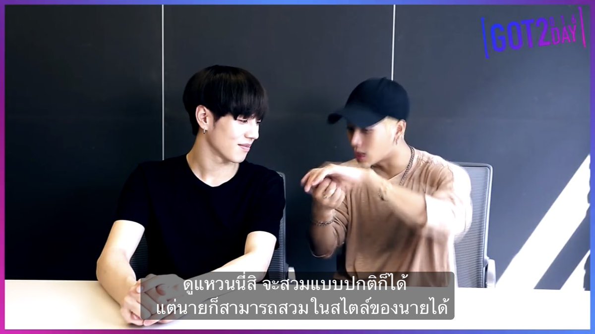 CloudJStudio's tweet photo. คนที่ได้มีโอกาสอยู่รอบตัวแจ็คสันนี่โชคดีจริงๆนะ โดยเฉพาะทุกคนใน got7 เป็นคนที่มี energy ในตัวเยอะแถมยังเผื่อแผ่ไปให้คนอื่นอีก เป็นคนที่ไม่ได้อ่านหนังสือเยอะแต่คำพูดคำจามีจินตนาการ มีการเปรียบเทียบให้เห็นภาพ มีความคิดสร้างสรรค์ เทปที่คุยกับคยอมชัดเจนมากว่าฉลาดมาก เก่งรอบด้านมาก https://t.co/e1xenodkn3