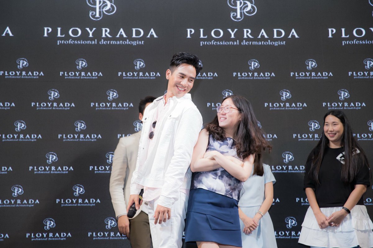 LAZIEECAT's tweet photo. ภาพบรรยากาศ งาน Meet & Greet #โป๊ปธนวรรธน์ #popezaap ในงาน
" Grand Opening PLOYRADA Clinic" ณ ลานกิจกรรม ชั้น1 ศูนย์การค้าเซ็นทรัลพลาซา ระยอง วันที่ 30 กรกฎาคม 2561
#CentralplazaRayong #PloyradaClinic cr.FB PloyradaClinic https://t.co/BTOruFQjwn https://t.co/aWxJNtMny0