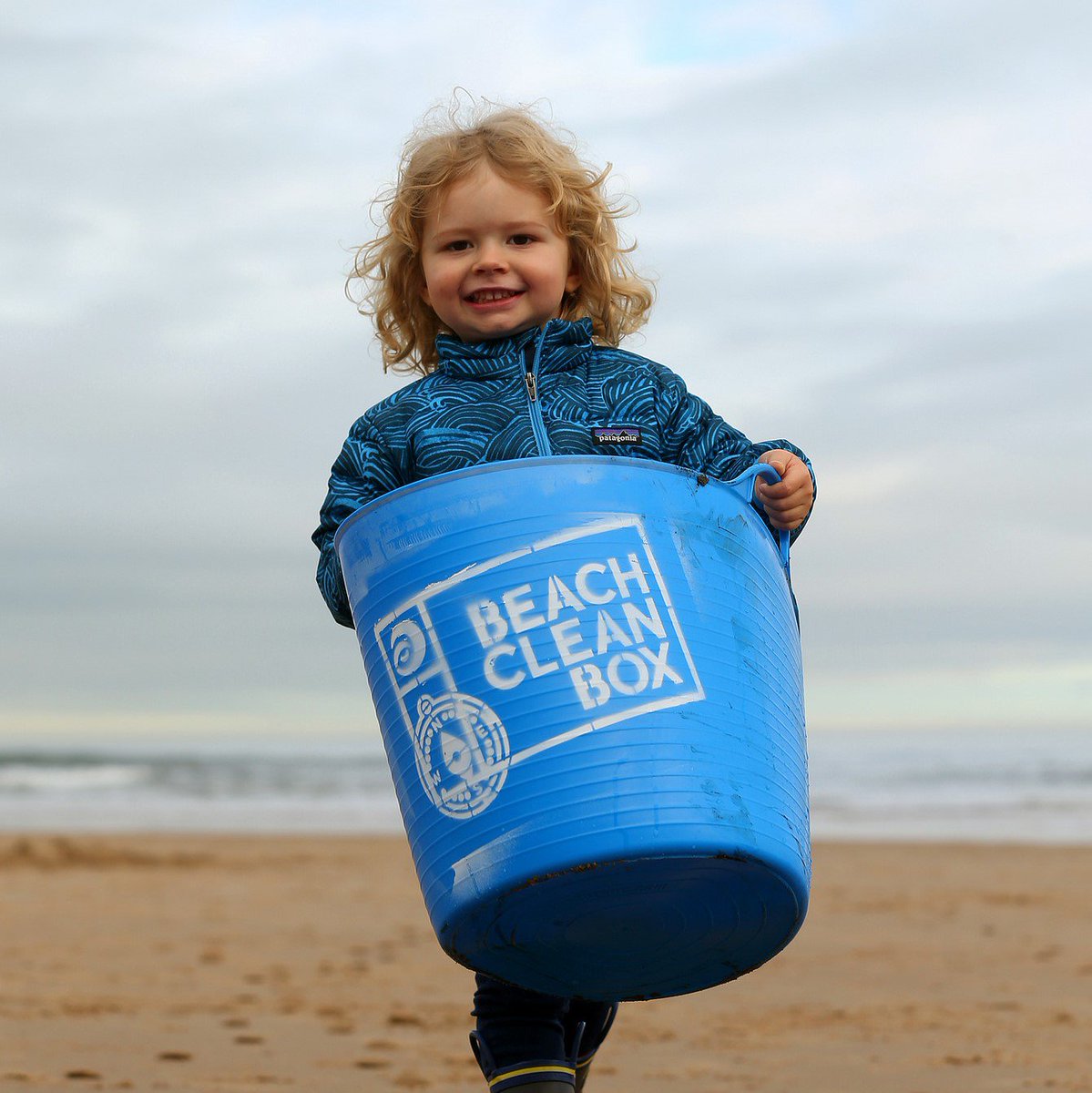 sascampaigns's tweet photo. Our #BeachCleanBox project has just been awarded £4,000 thanks to @Tesco's #BagsOfHelp scheme! The boxes will be heading to schools in the Braunton area next term. Big thanks to @BagsofHelpDuchy, @GwkSouth &amp; the wonderful people of #Braunton for voting! 📷: Lewis Arnold https://t.co/0JZebjZrmG