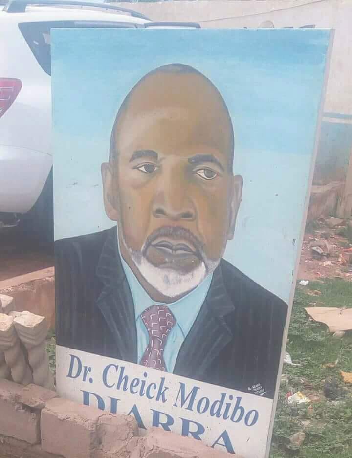 CMD_2018's tweet image. 🎨 Tout au long de mes déplacements à travers le pays, j'ai été très touché et honoré par les oeuvres réalisées par ces artistes (et futurs artistes) maliens. #CMD2018 #Koulouba2018