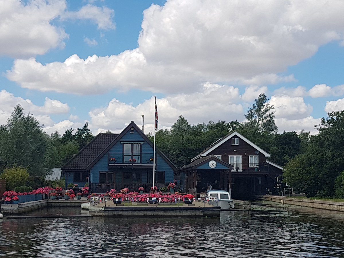 <a href="/NorfolkSpecials/">Norfolk Special Constabulary</a> Keith &amp; Mark Patroling #Horning along River Bure monitoring <a href="/HorningSC/">Horning Sailing Club</a> Regatta &amp; all the Fabulous Riverside properties #NorfolkBroads <a href="/jbboats/">John Buchanan</a> <a href="/BroadsNP/">Broads National Park</a> <a href="/newinnhorning/">The New Inn, Horning</a> <a href="/horningftferry/">Horning Foot Ferry</a> <a href="/Galleyhorning/">The Galley @ Horning</a> <a href="/TheSwanInnVI/">The Swan Inn</a> @FerryInnHorning #1048 <a href="/NorfolkPolice/">Norfolk Police</a>