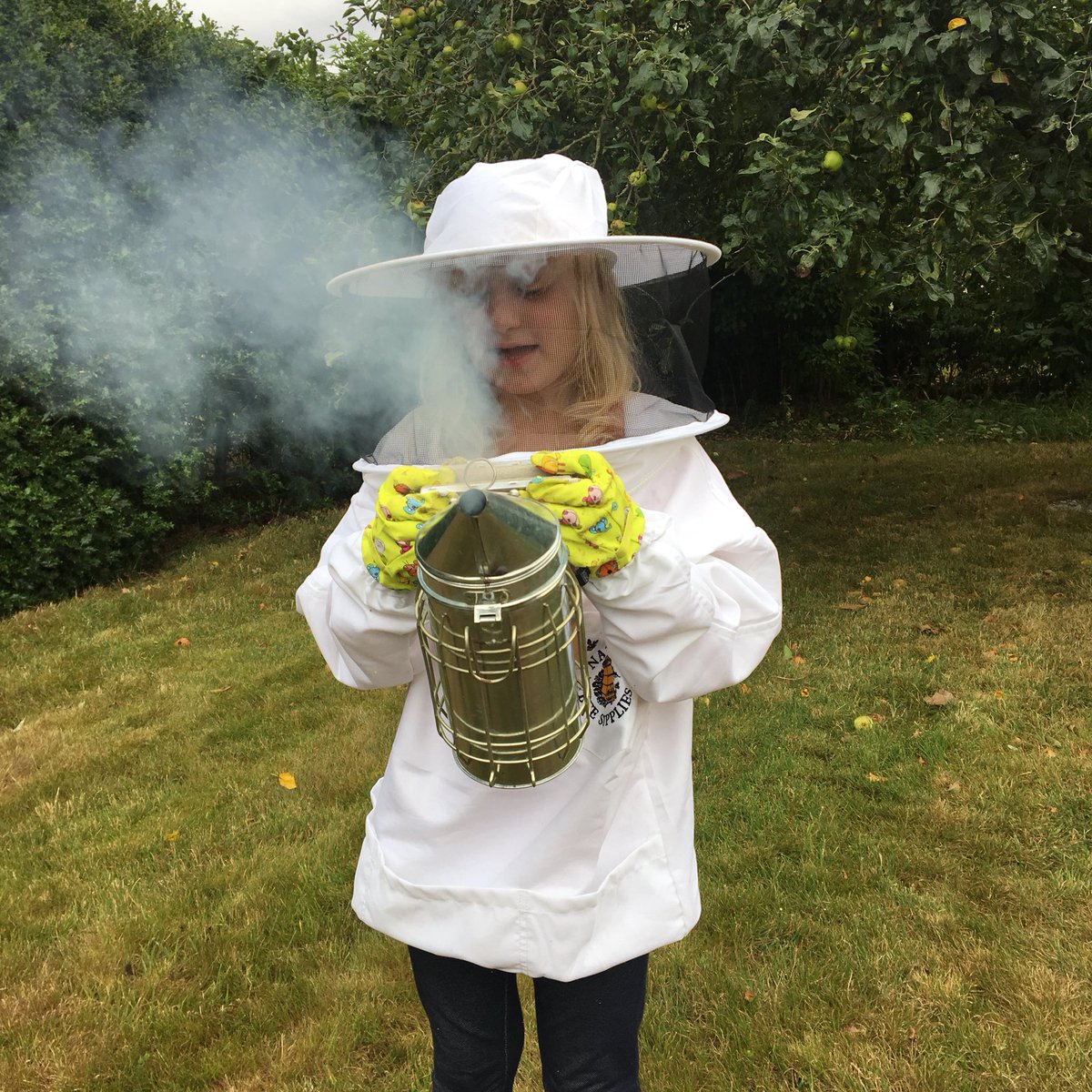 BenWilsons's tweet photo. Itโs a thumbs up from us! Thanks so much @NatBeeSupplies. Next generation #beekeeper @EatNaturalBars #Pollenation @britishbee #Notts #NBKA ๐ https://t.co/lH2EMFitVa