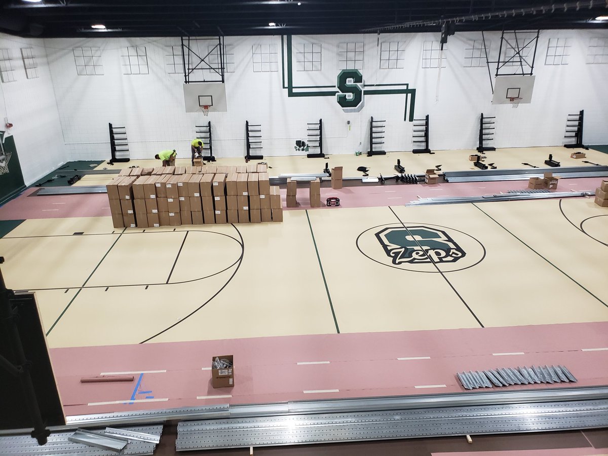 chuckp166's tweet image. Bleacher installation underway! #finalstep #amazingimprovent @LeffingwellDan @EJSholtis @