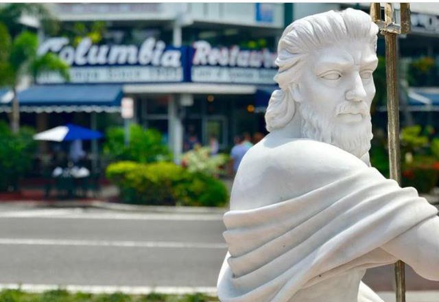 Columbia1905's tweet photo. Located on beautiful St. Armands Circle for nearly 60 years, the Columbia in Sarasota is a feast for the eyes and the stomach. @VisitSarasota @SarasotaFoodie @HotelIndigoSRQ @LetsEatSRQ https://t.co/WYJYB8t93r